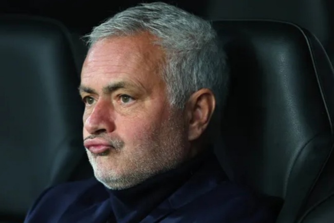 Mourinho cùng Benfica quyết tâm có 3 điểm.