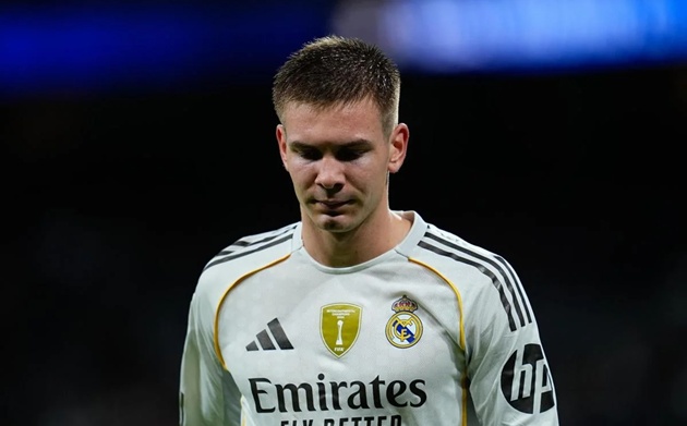 Mastantuono dính chấn thương nên lỡ trận gặp Liverpool