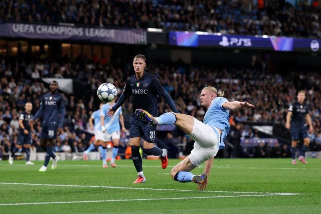 Haaland tỏa sáng ở Man City.