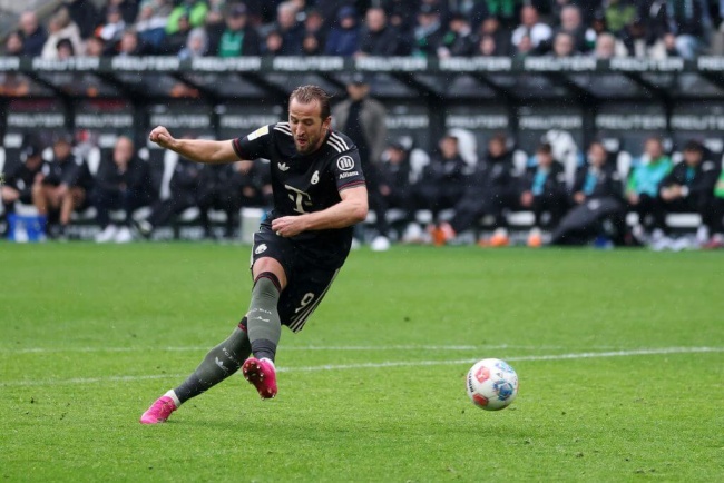 Kane có hiệu suất nhả đạn ấn tượng.