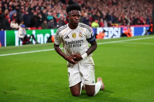 Vinicius bị chỉ trích sau trận thua Liverpool.