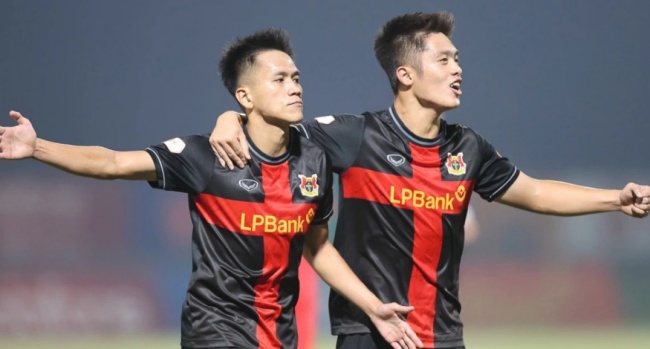 Ninh Bình đánh bại SLNA 1-0.