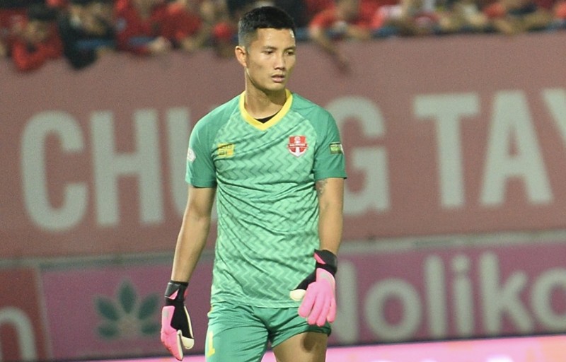 Nguyễn Đình Triệu không thể giúp Hải Phòng giành điểm. Ảnh: VPF.