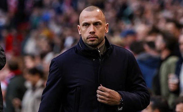 Ảnh bài viết Ajax sa thải huấn luyện viên John Heitinga