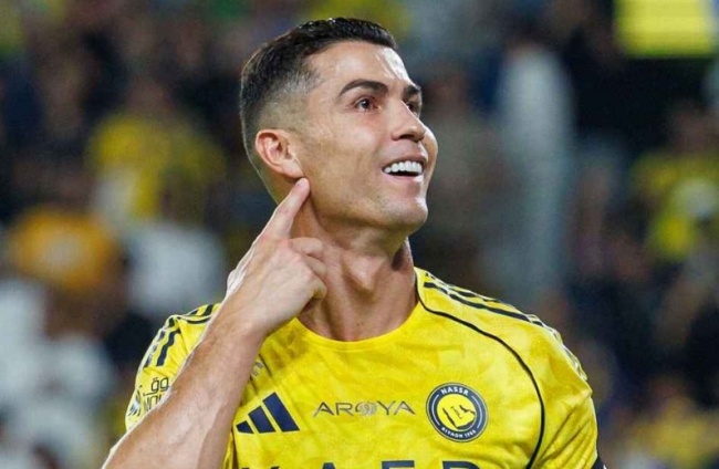 Ảnh bài viết Ronaldo: “Nếu đá ở Ngoại hạng Anh tôi vẫn ghi bàn ngang ngửa Saudi Pro League"