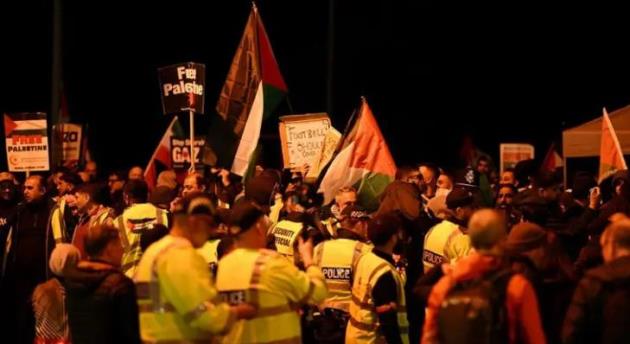 Ảnh bài viết Cảnh sát Anh bắt 6 người vì bạo động ngoài sân Aston Villa