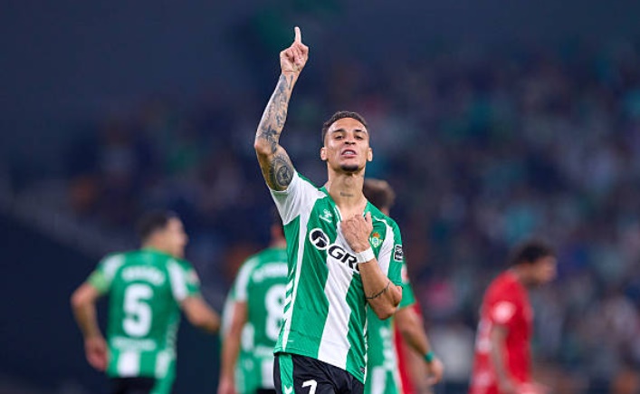 Ảnh bài viết Từ La Liga đến Europa League: Antony khẳng định vị thế ngôi sao số một tại Real Betis
