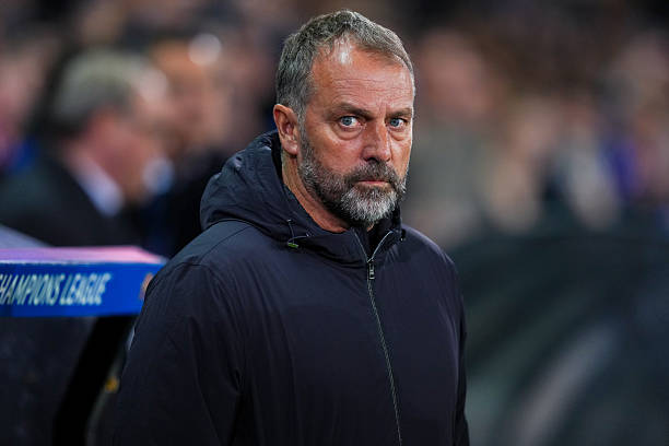 Flick cần phải sớm tìm ra giải pháp.