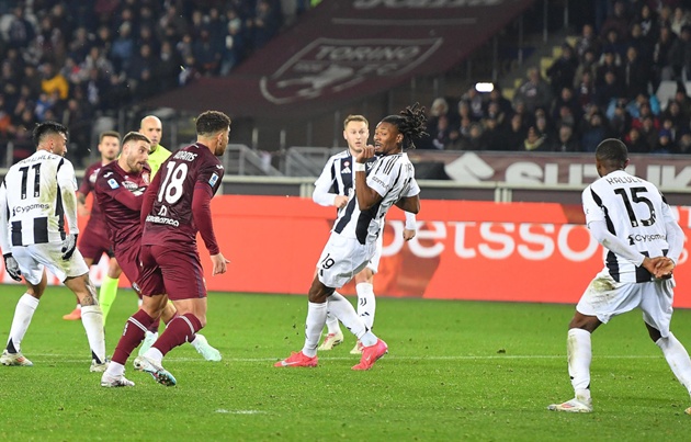 Torinho lép vế trước Juventus