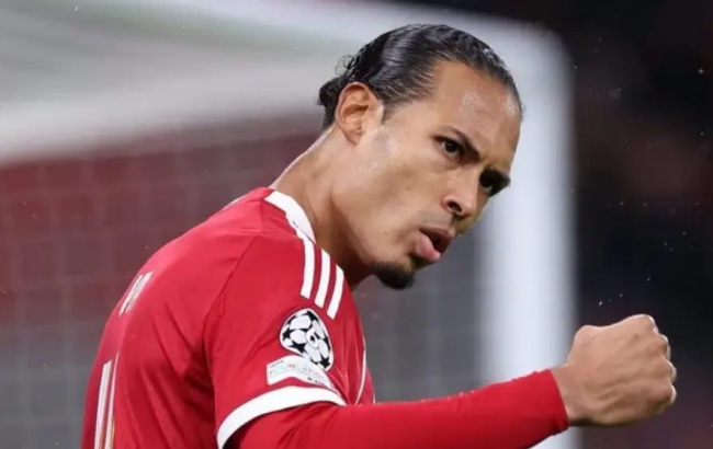 Van Dijk là đội trưởng mẫu mực của Liverpool.