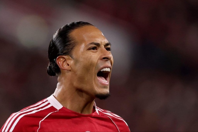 Van Dijk là điểm tựa cho toàn đội.