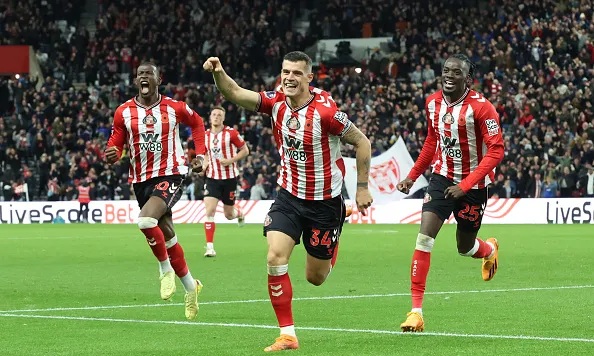 Sunderland đang chơi thăng hoa.