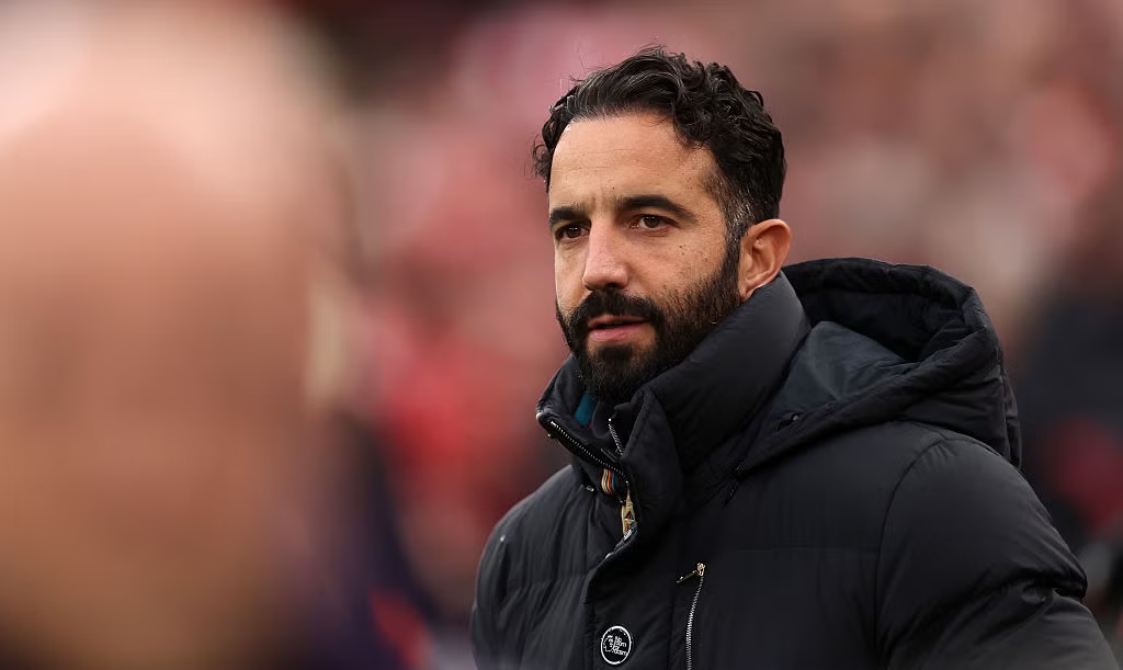 Ảnh bài viết Fan Man Utd phẫn nộ chỉ trích một quyết định của Ruben Amorim sau trận hòa Tottenham