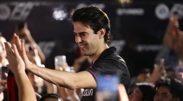 Ảnh bài viết Điểm tin bóng đá Việt Nam 9/11: Kaka giữ trọn sức hút với fan Việt Nam; Viettel đánh rơi chiến thắng phút 90+4