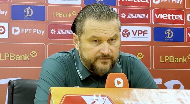 HLV Velizar Popov có nhiều lý do để không hài lòng sau trận hòa VPF.