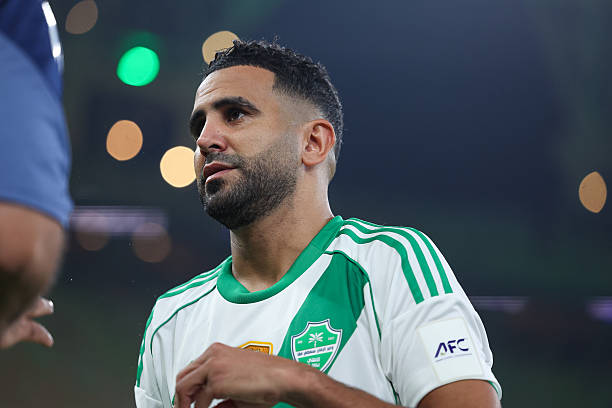 Riyad Mahrez giúp Al Ahli giành chiến thắng.