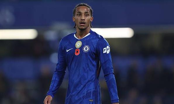 Joao Pedro, 7 điểm - Joao Pedro thi đấu kh&ocirc;ng ổn định trong hiệp một,