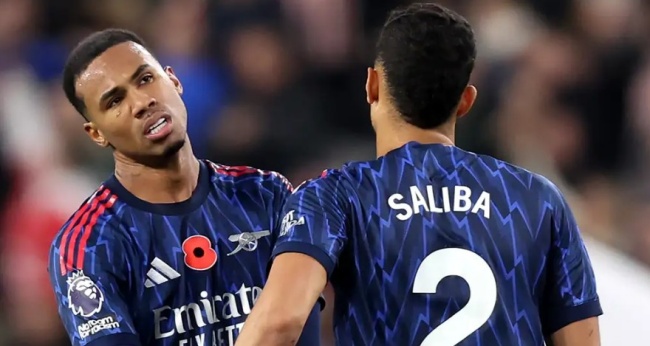 Gabriel – 6.3 điểm: Gabriel chơi thiếu chắc chắn trước sức mạnh của Brobbey, bị đánh bại trong tình huống dẫn đến bàn gỡ hòa.