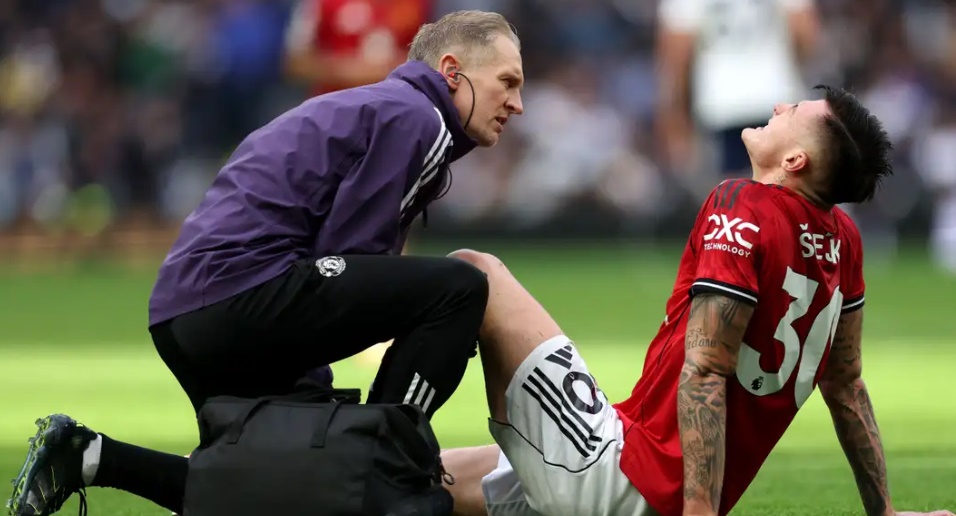 Sesko gặp phải một chấn thương ở trận đấu với Tottenham.
