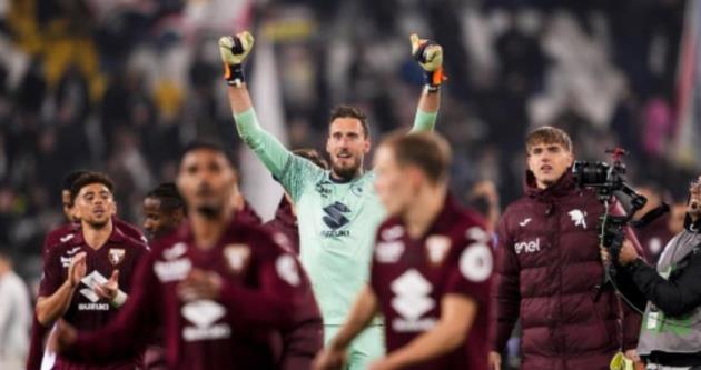 Thủ thành Alberto Paleari xuất sắc trong trận hòa của Torino với Juventus.