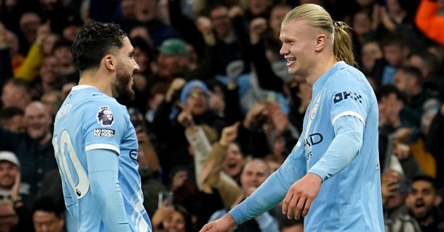 Rayan Cherki và Erling Haaland đang chơi ngày càng ăn ý.