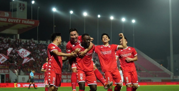 Ảnh bài viết Đè bẹp Đà Nẵng, Hải Phòng tạm lọt vào top 3 V-League
