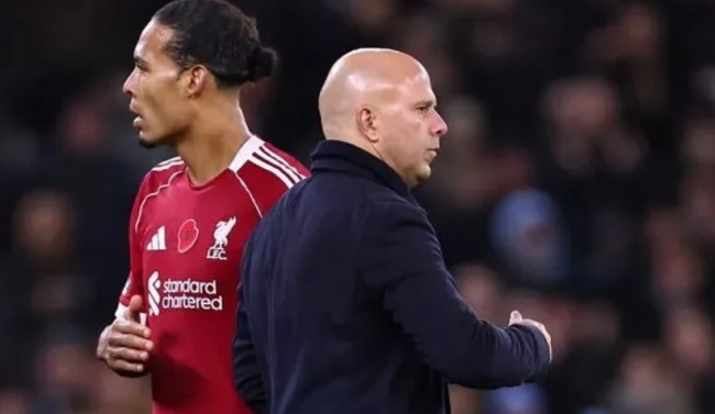 Ảnh bài viết Arne Slot: “Bàn thắng của Van Dijk hoàn toàn hợp lệ, VAR đã sai”