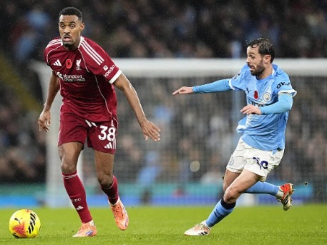 Ryan Gravenberch – 6.0 điểm. Tuyển thủ Hà Lan nỗ lực tranh chấp nhưng không hiệu quả. Bị lép vế rõ rệt trước hàng tiền vệ cơ động của Man City.