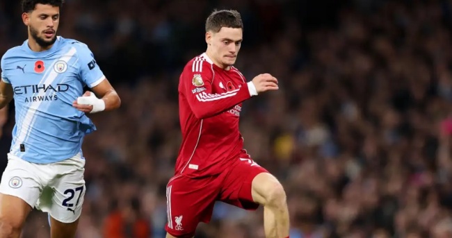 Florian Wirtz – 6.3 điểm. Wirtz trở thành điểm sáng hiếm hoi ở hàng công với khả năng giữ bóng và xử lý kỹ thuật tốt. Tuy nhiên, anh thiếu sự liên kết để tạo ra đột biến rõ ràng.