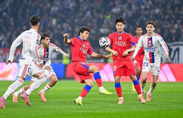 Ảnh bài viết Joao Neves hóa người hùng giúp PSG nhọc nhằn đánh bại Lyon