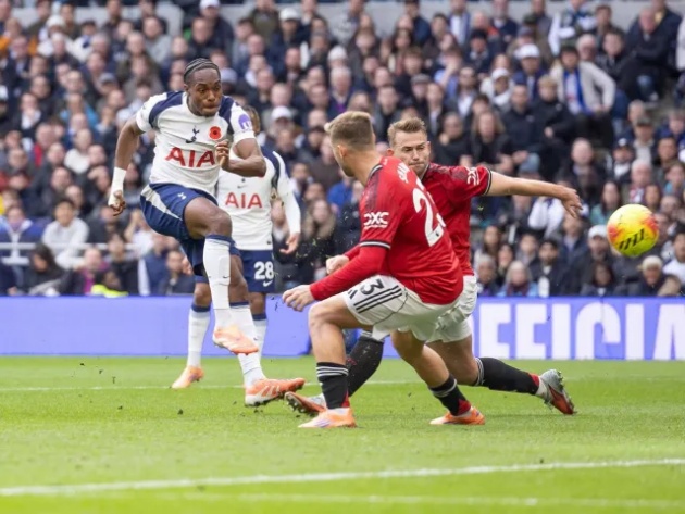 Trận đại chiến tại London diễn ra cực kỳ gay cấn.