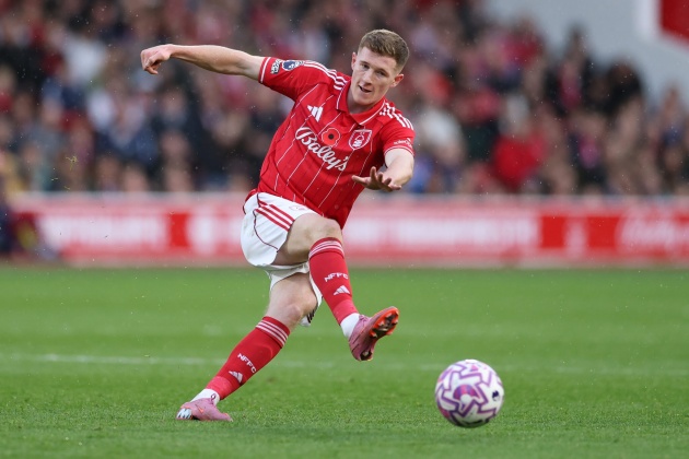 MU cần cầu thủ như Anderson để vá tuyến giữa.