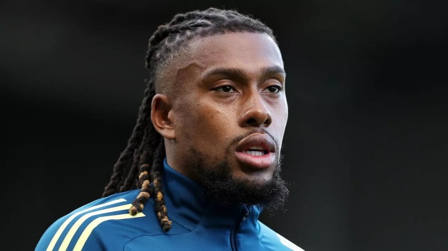 Iwobi chia sẻ điều kiện nơi ở khi lên tuyển.