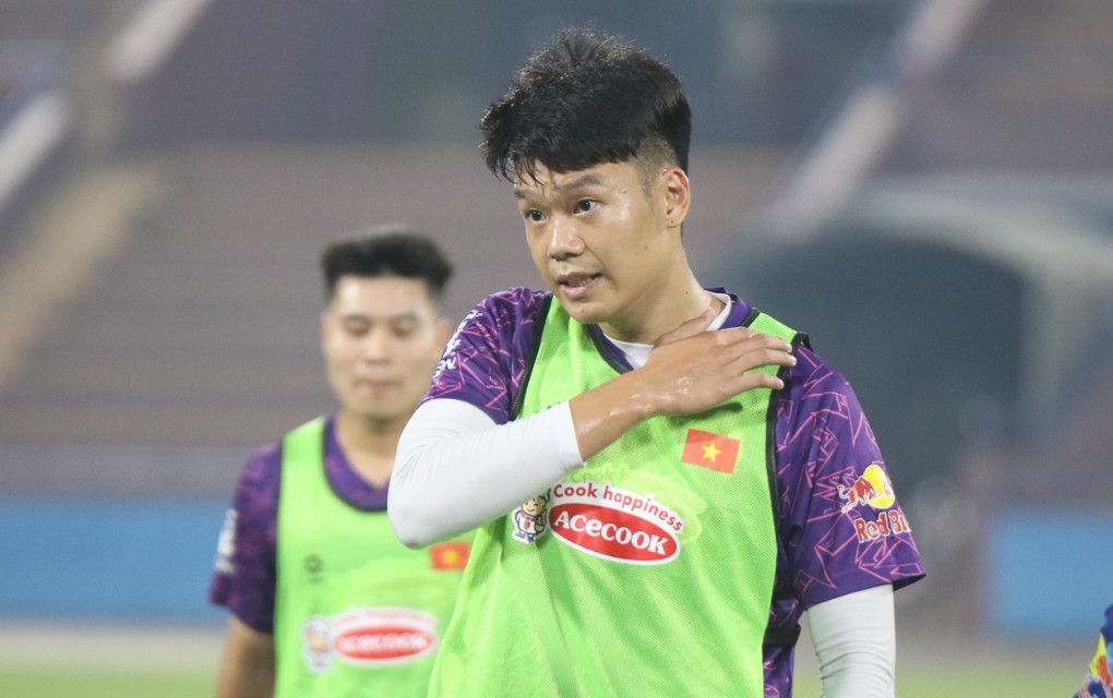 Nguyễn Thành Chung trở lại giúp mang đến nhiều phương án cho hàng thủ tuyển Việt Nam. Ảnh: VFF.