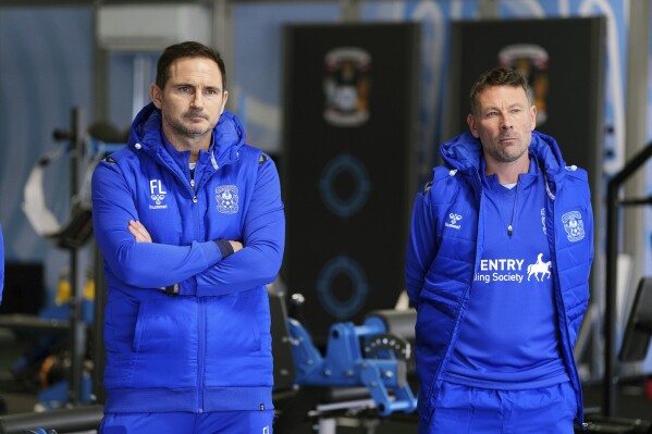 Huyền thoại người Anh từng chịu nhiều nghi ngờ khi mới đến Coventry