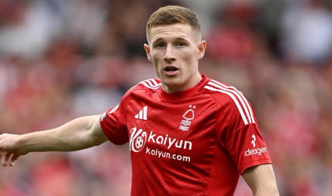 MU tăm tia Elliot Anderson.