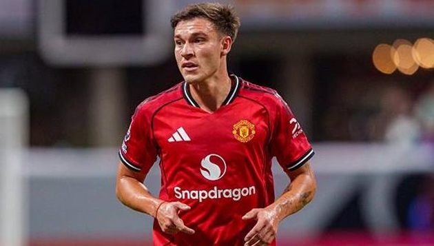 Manuel Ugarte đối diện tương lai mù mịt tại Manchester United.