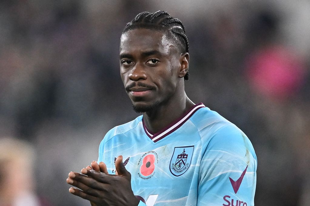 Ảnh bài viết Axel Tuanzebe kiện Man Utd, đòi bồi thường hơn 1 triệu bảng