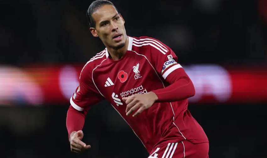 Van Dijk từng nhận về những chỉ trích gay gắt từ Rooney.