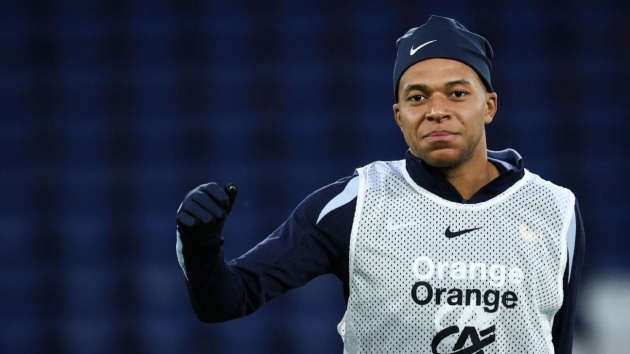Ảnh bài viết Mbappe phớt lờ tranh cãi gay gắt với rapper nước Pháp