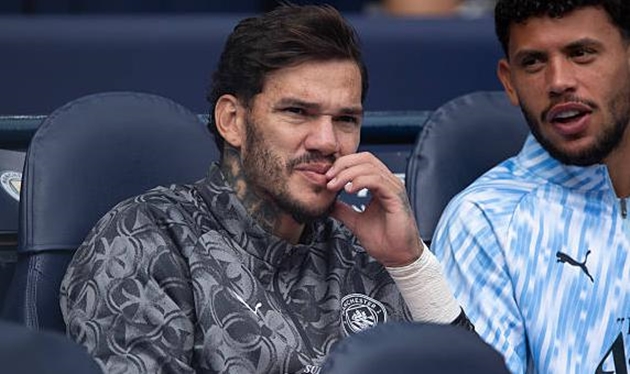 Ảnh bài viết Ederson thừa nhận không hạnh phúc, muốn rời Man City sớm hơn