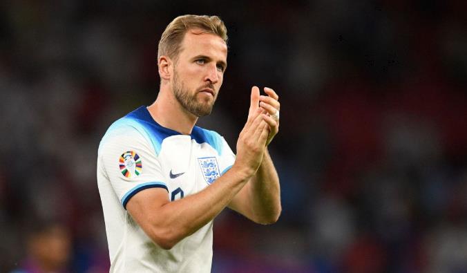 Kane xứng đáng là thủ quân Tam sư.