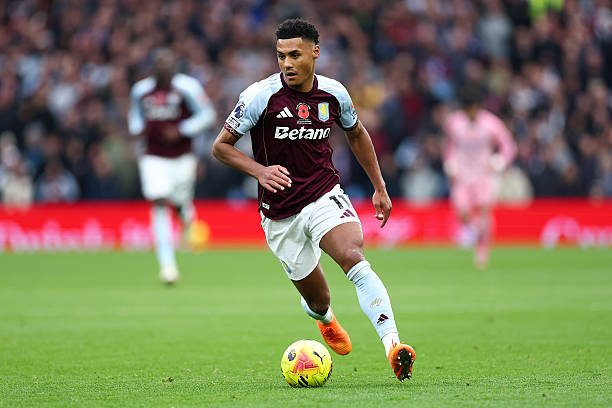 Man Utd đã né được "bom xịt" Watkins.