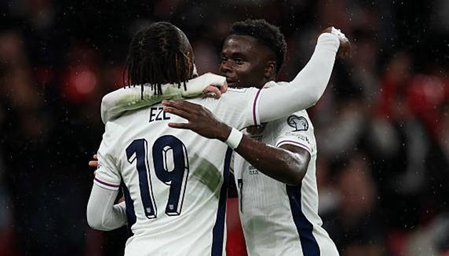 Bukayo Saka và Eberechi Eze giúp tuyển Anh nối dài chuỗi trận thắng.