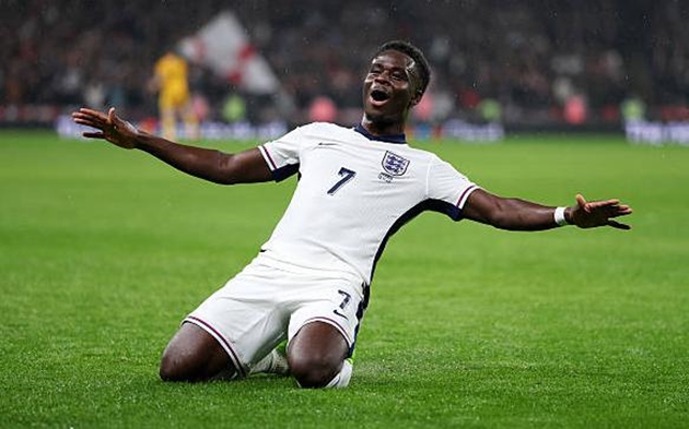 Bukayo Saka tỏa sáng ở trận đấu với Serbia.