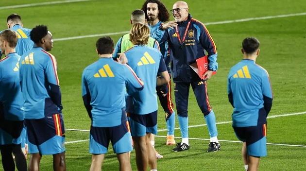 Ảnh bài viết Buổi tập mở náo nhiệt, vụ Lamine Yamal vẫn gây tranh cãi