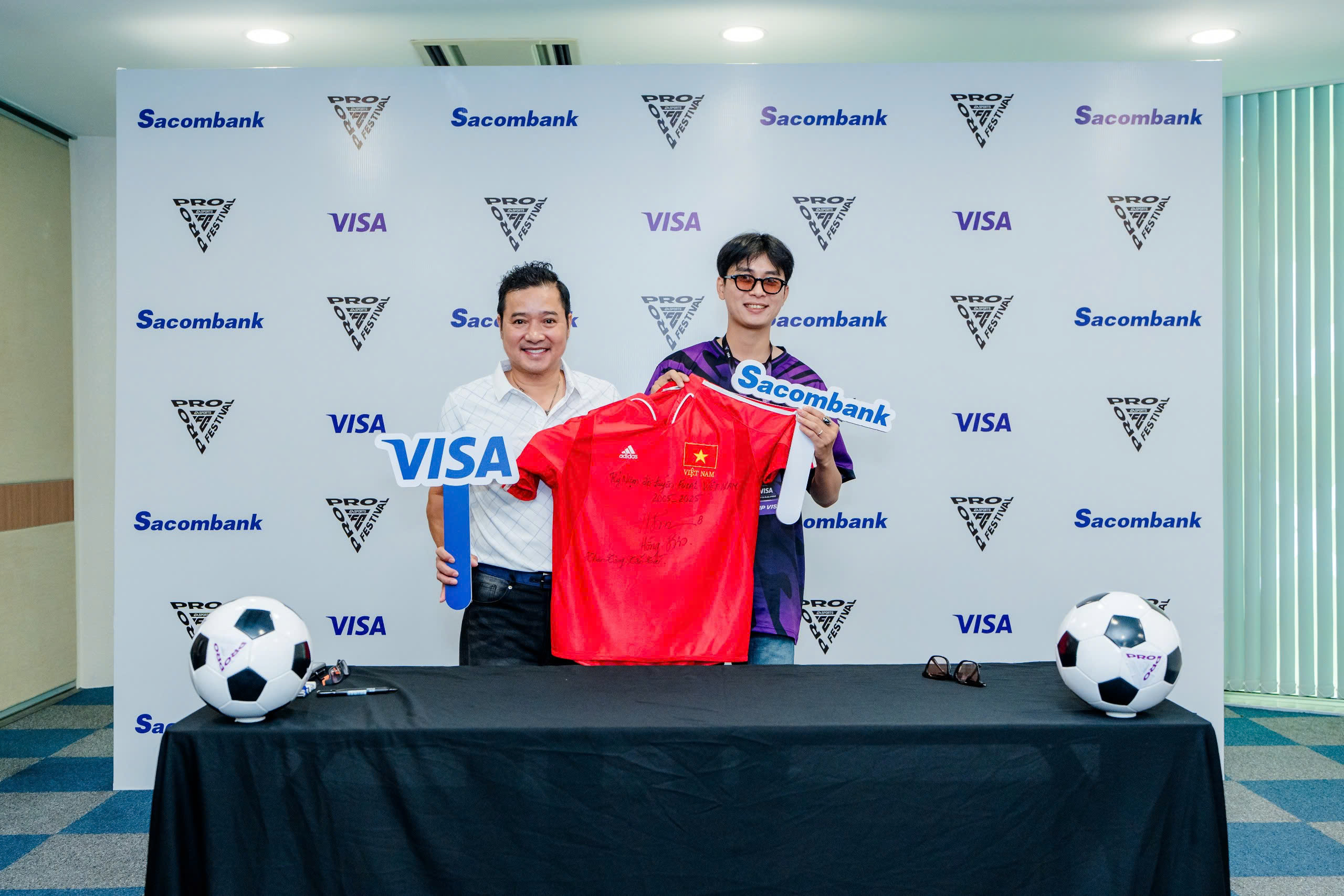 Ảnh bài viết Sacombank đồng hành cùng Visa tại sự kiện thể thao điện tử EA SPORTS FC PRO FESTIVAL