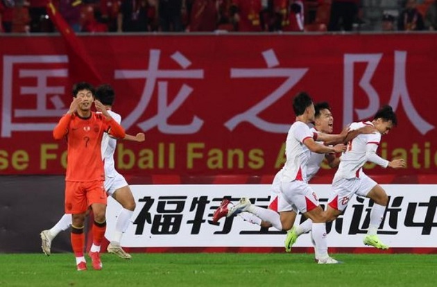 U22 Trung Quốc nhận thất bại đau đớn ngày ra quân.