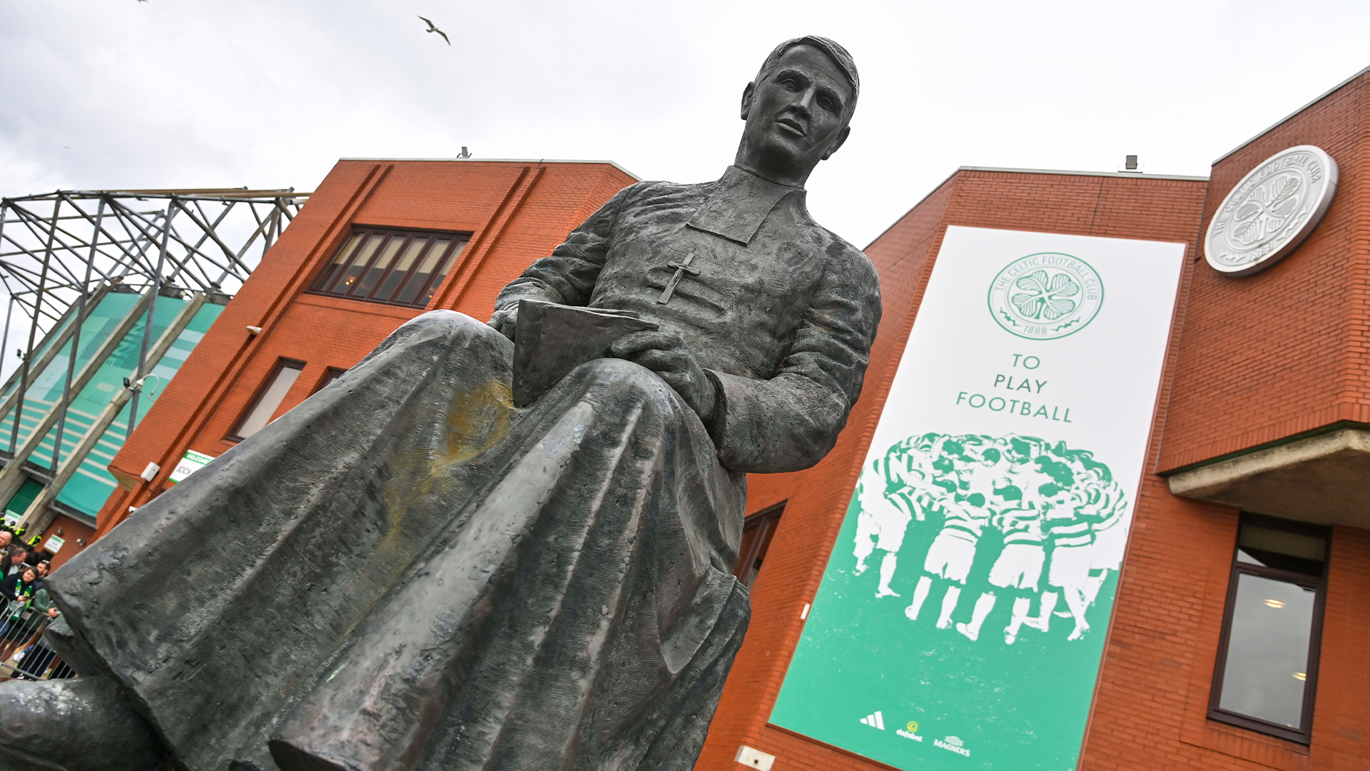 Brother Walfrid, người sáng lập Celtic với sứ mệnh từ thiện để giúp đỡ cộng đồng người Ireland nhập cư.