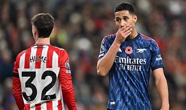 Arsenal vừa đứt mạch thắng tại Ngoại hạng Anh.